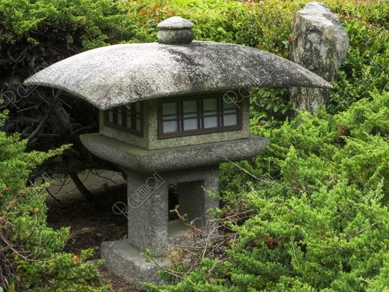 観修寺灯篭 観修寺灯篭