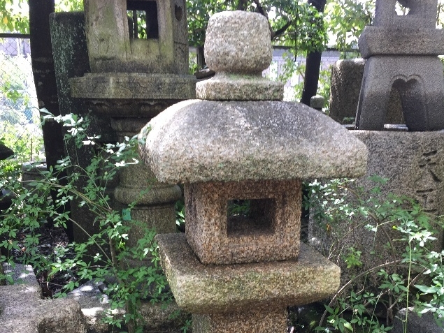 織部灯篭 織部灯篭
